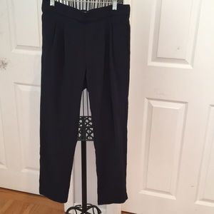 Woman’s American Eagle pants